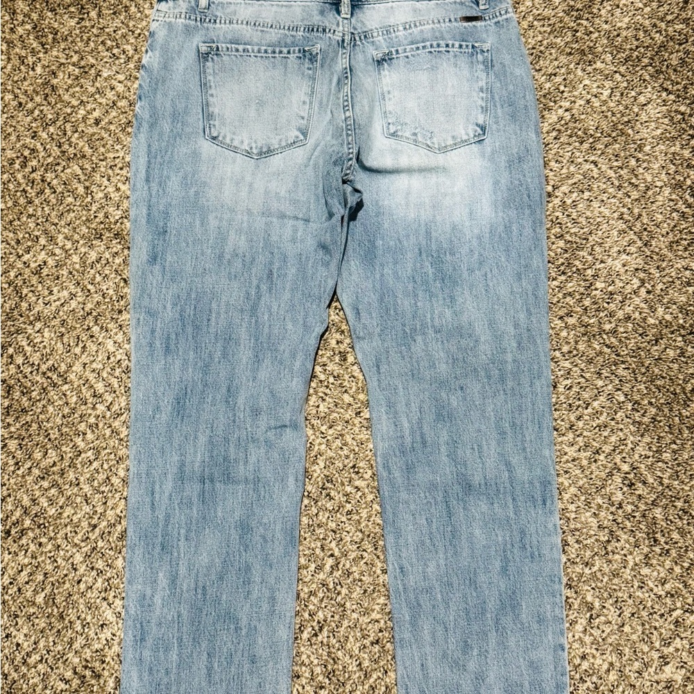 Kancan Women’s Blue Jean With Hole On Right Knee. - Picture 5 of 5